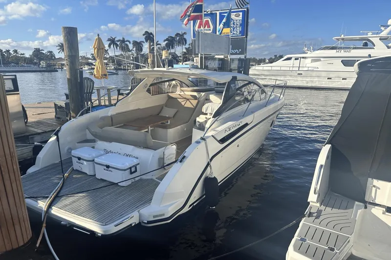Slide: The Image of Azimut Atlantis 34 2014 - 35