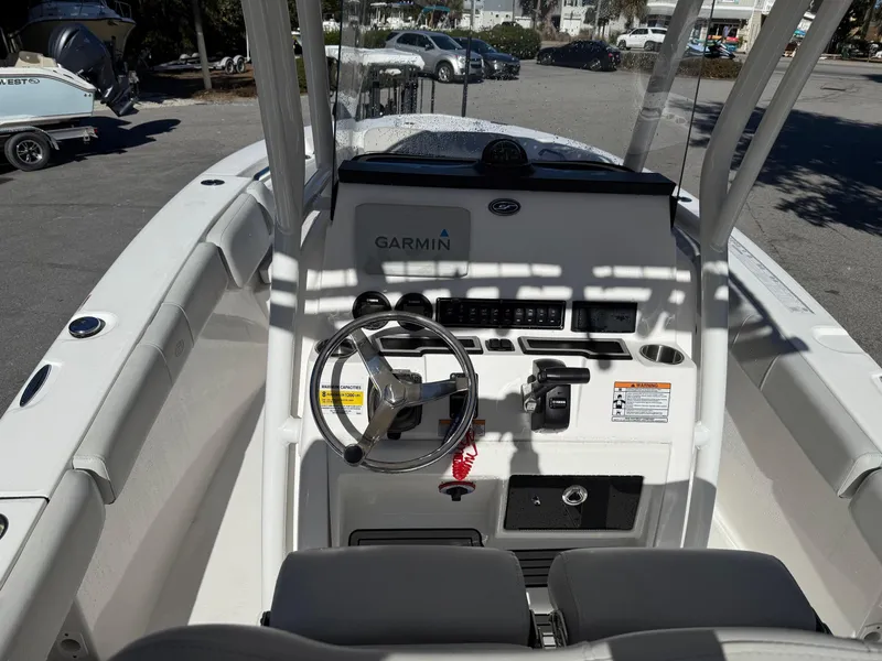 Slide: The Image of Sea Fox 228 Commander 2022 - 10