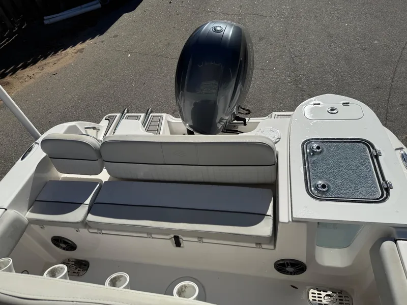 Slide: The Image of Sea Fox 228 Commander 2022 - 4