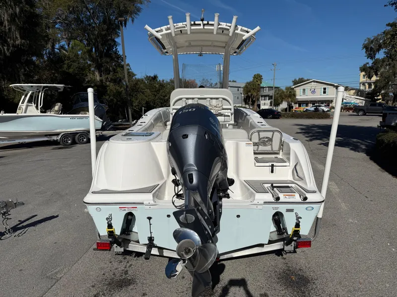 Slide: The Image of Sea Fox 228 Commander 2022 - 6