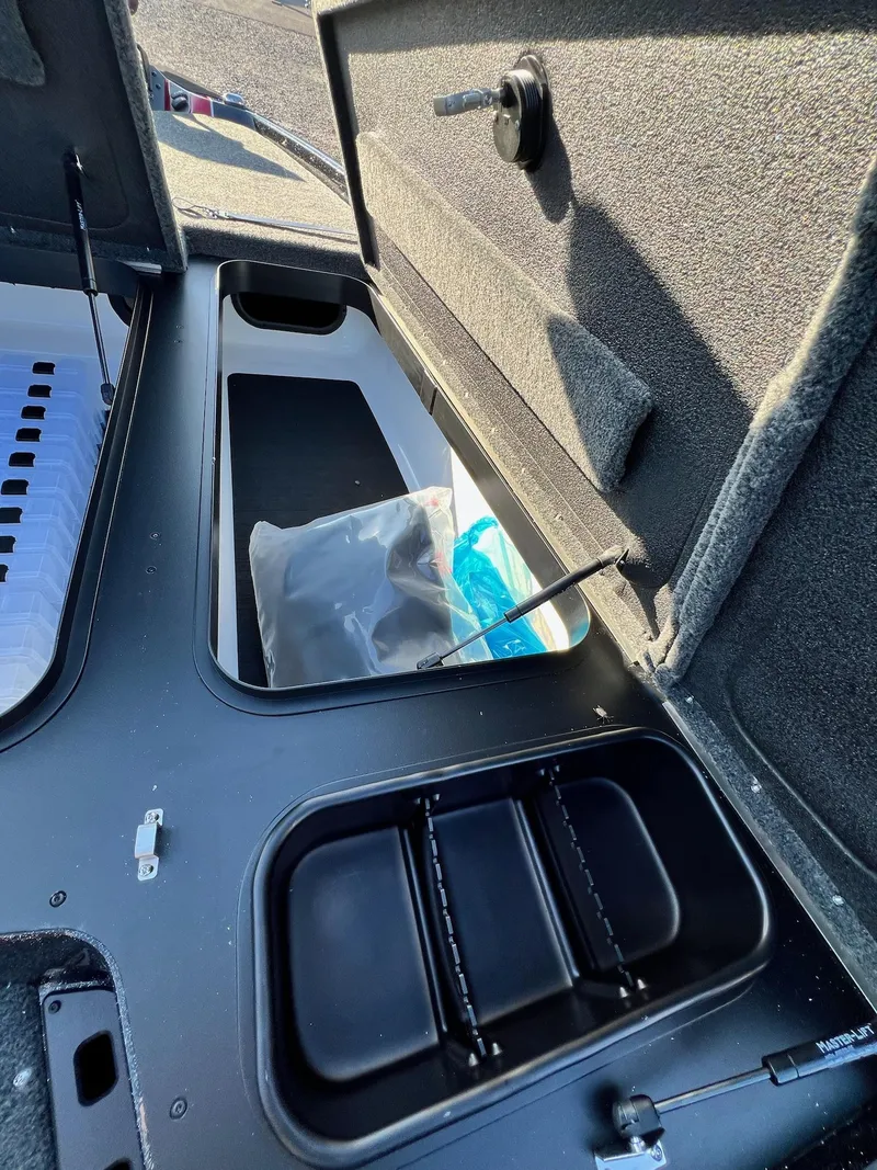 Slide: The Image of Skeeter ZXR20 2025 - 22