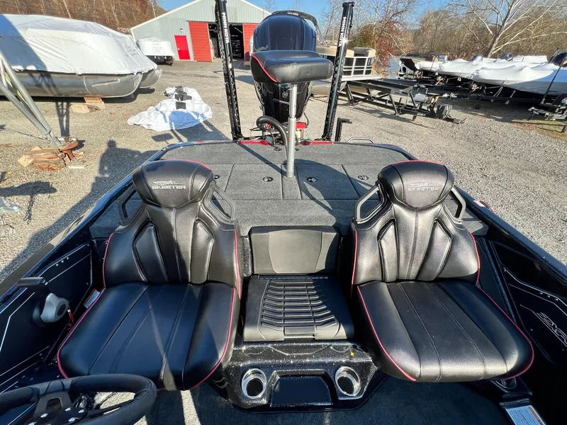 Slide: The Image of Skeeter ZXR20 2025 - 5