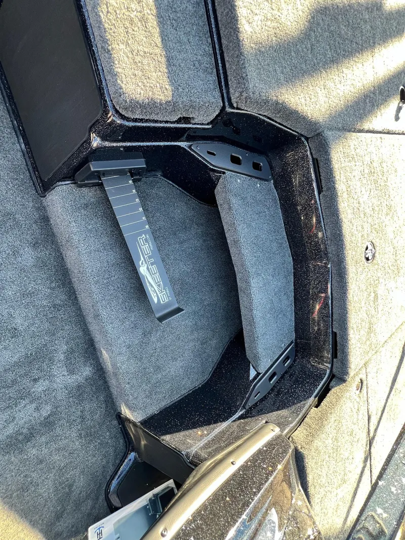 Slide: The Image of Skeeter ZXR20 2025 - 6