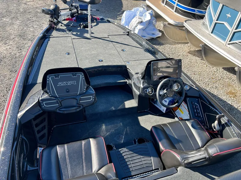 Slide: The Image of Skeeter ZXR20 2025 - 18