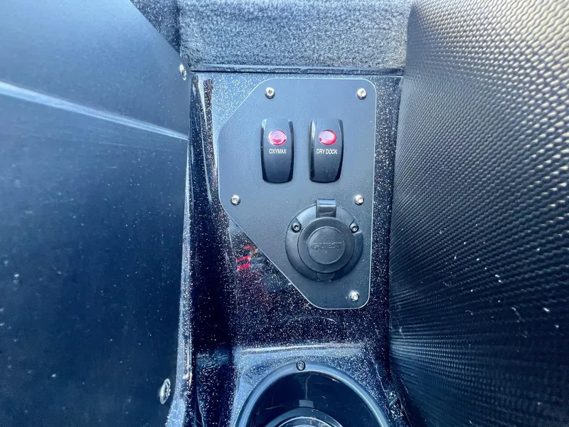 Slide: The Image of Skeeter ZXR20 2025 - 32