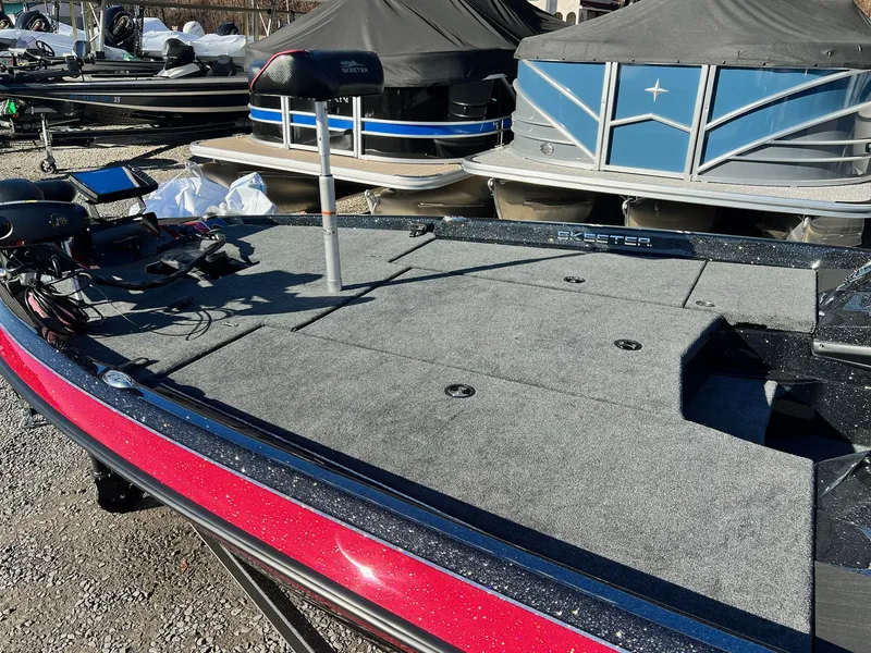 Slide: The Image of Skeeter ZXR20 2025 - 33