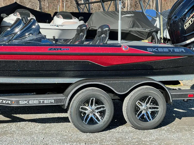 Slide: The Image of Skeeter ZXR20 2025 - 35