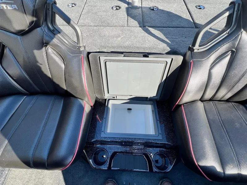 Slide: The Image of Skeeter ZXR20 2025 - 38