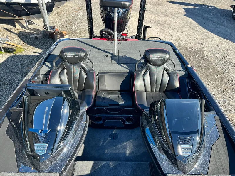 Slide: The Image of Skeeter ZXR20 2025 - 4