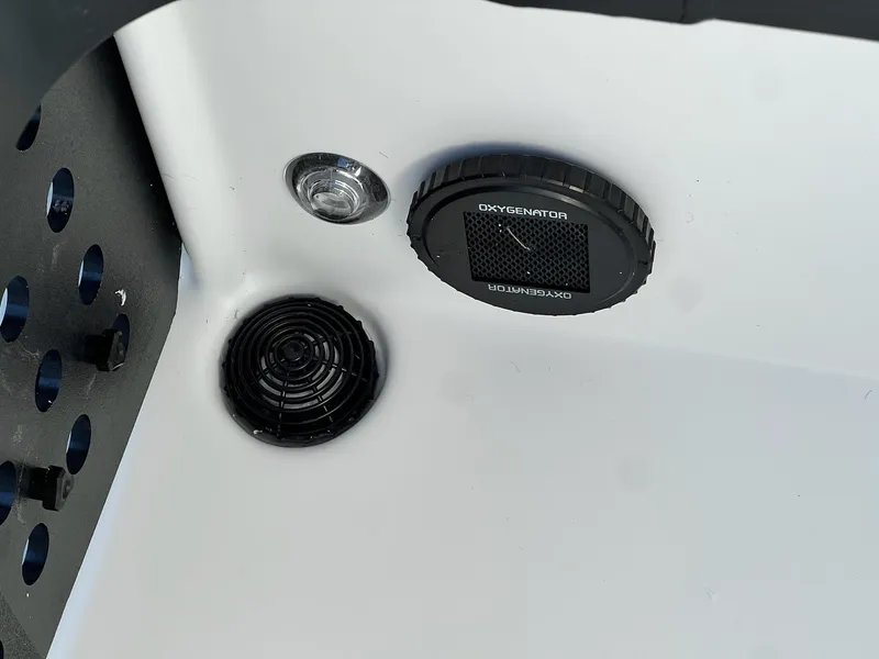 Slide: The Image of Skeeter ZXR 21 boat interior, featuring oxygenator and ventilation system, 2025 model. - 33