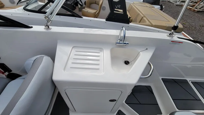 Slide: The Image of Bayliner D22 2025 - 61