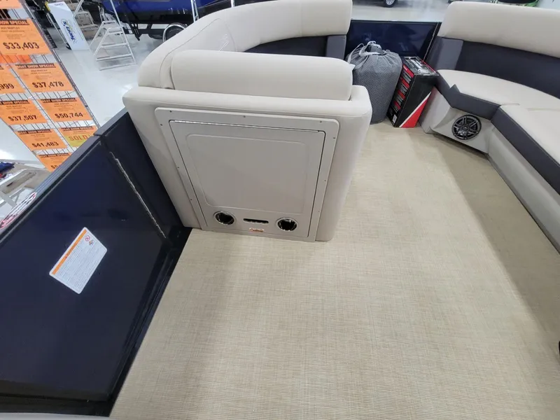 Slide: The Image of Harris Cruiser 210 2025 - 19