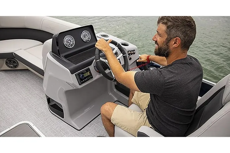 Slide: The Image of Harris Cruiser 210 2025 - 29