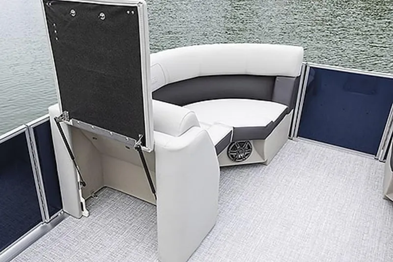 Slide: The Image of Harris Cruiser 210 2025 - 31