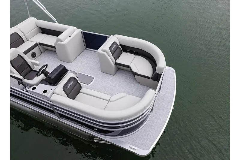 Slide: The Image of Harris Cruiser 210 2025 - 32