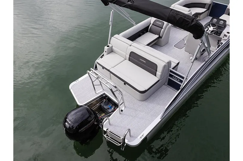 Slide: The Image of Harris Cruiser 210 2025 - 33