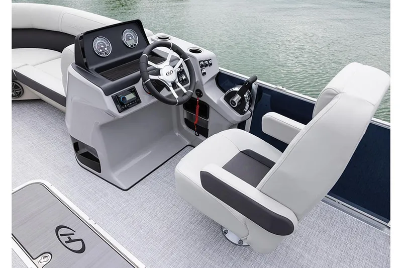 Slide: The Image of Harris Cruiser 210 2025 - 35