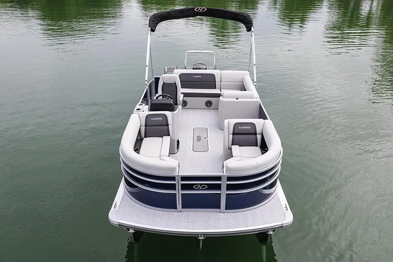 Slide: The Image of Harris Cruiser 210 2025 - 39