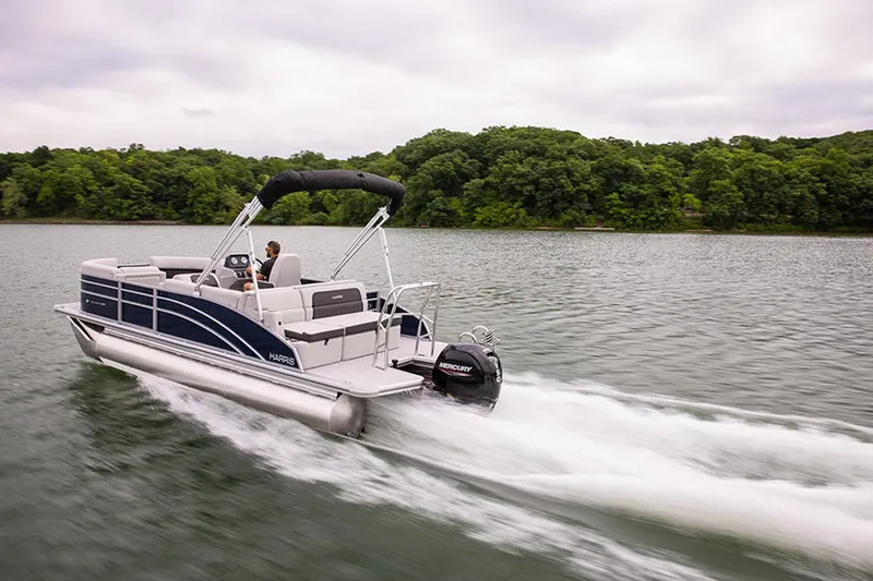 Slide: The Image of Harris Cruiser 210 2025 - 40