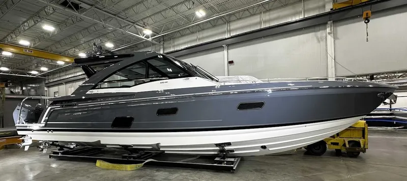 Slide: The Image of Formula 430 Super Sport Crossover 2024 - 57