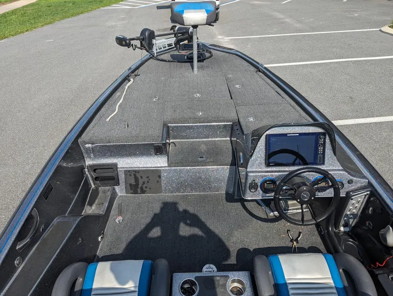 Slide: The Image of Blazer 625 Pro Elite 2020 - 3