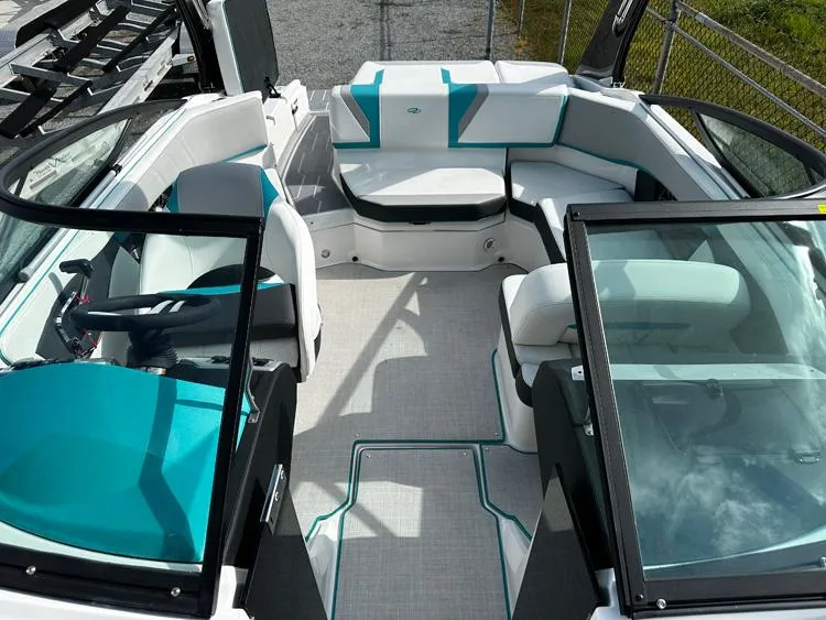 Slide: The Image of Regal 2000 ES 2024 - 11