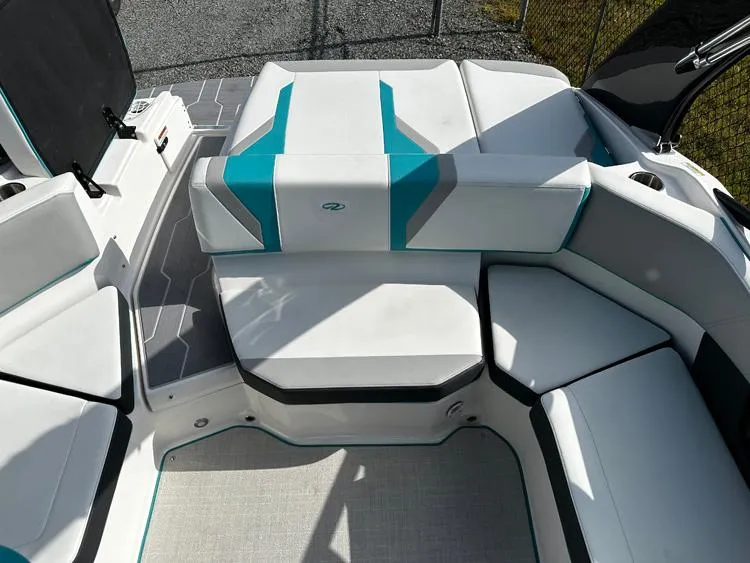 Slide: The Image of Regal 2000 ES 2024 - 14