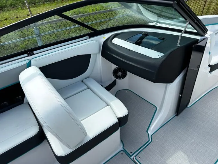 Slide: The Image of Regal 2000 ES 2024 - 9