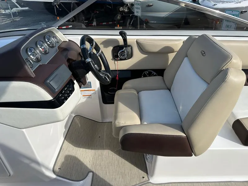 Slide: The Image of Regal 2700 ES Bowrider 2016 - 13