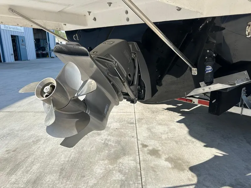 Slide: The Image of Regal 2700 ES Bowrider 2016 - 29