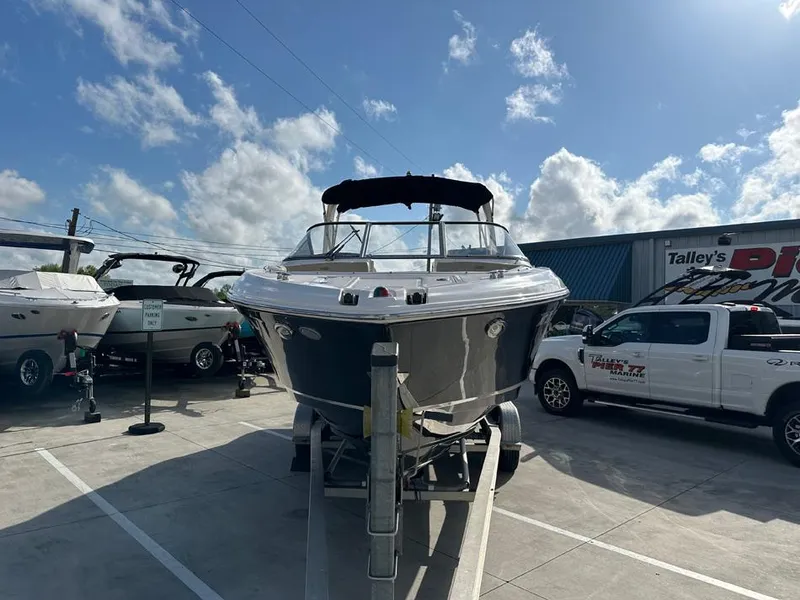 Slide: The Image of Regal 2700 ES Bowrider 2016 - 5