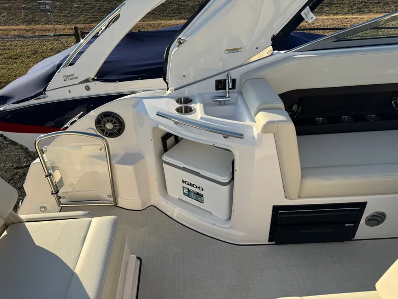 Slide: The Image of Regal 28 Express 2025 - 13