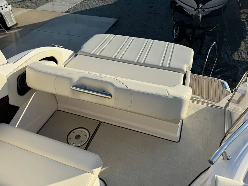 Slide: The Image of Regal 28 Express 2025 - 15