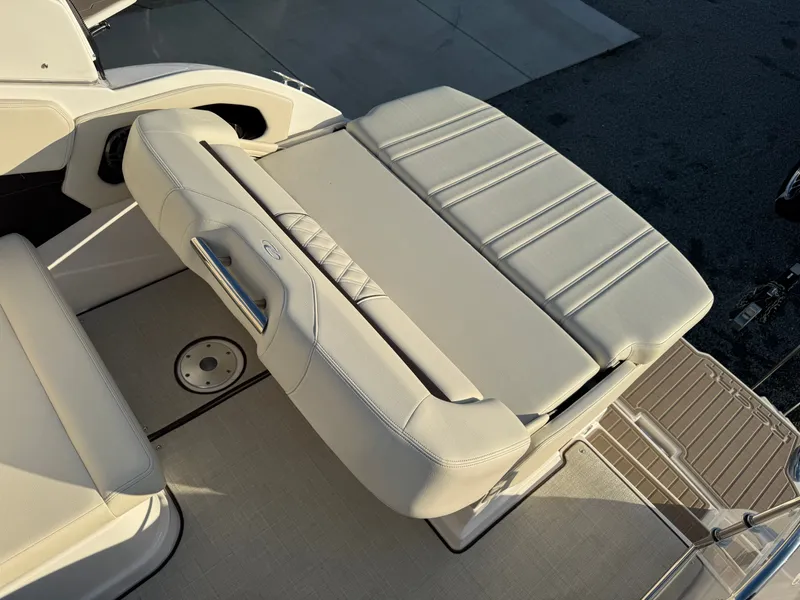 Slide: The Image of Regal 28 Express 2025 - 16