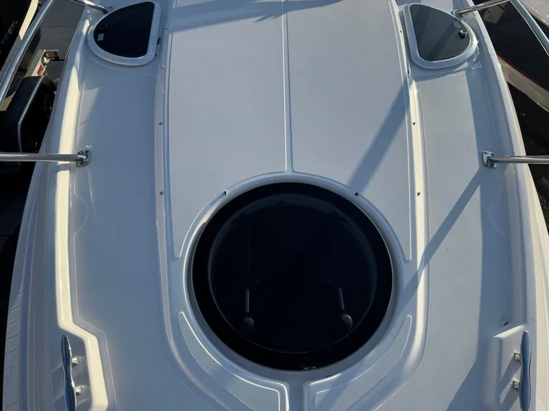 Slide: The Image of Regal 28 Express 2025 - 22