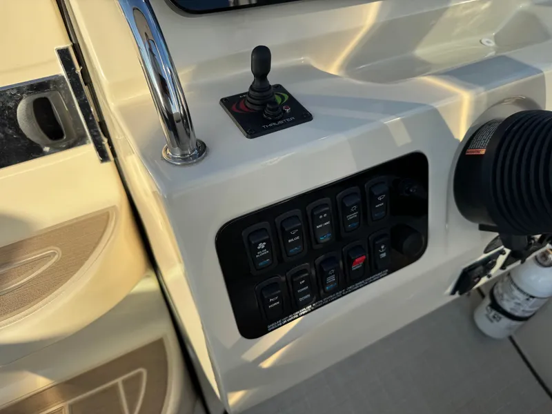 Slide: The Image of Regal 28 Express 2025 - 26