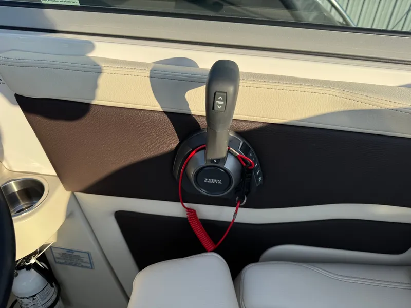 Slide: The Image of Regal 28 Express 2025 - 28