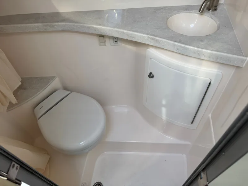 Slide: The Image of Regal 28 Express 2025 - 34