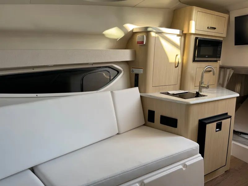 Slide: The Image of Regal 28 Express 2025 - 40