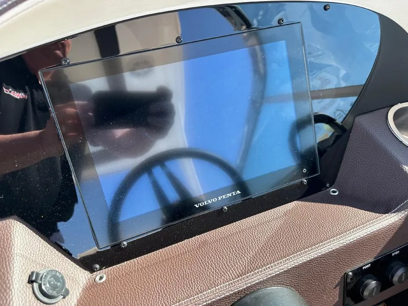 Slide: The Image of Regal 3300 2024 - 15