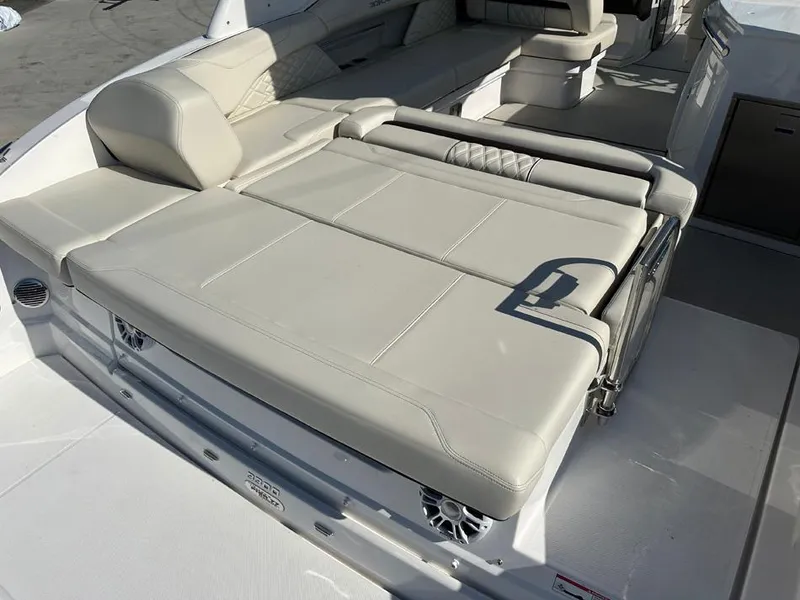 Slide: The Image of Regal 3300 2024 - 35