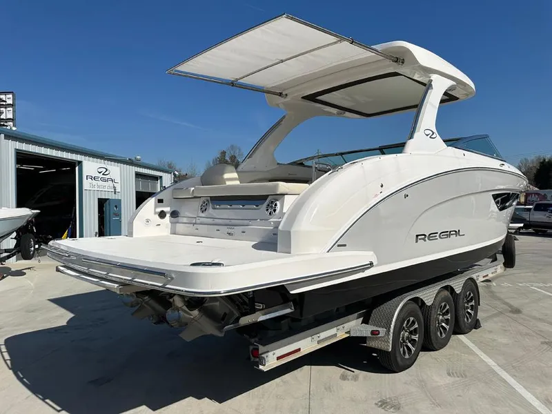Slide: The Image of Regal 3300 2024 - 4