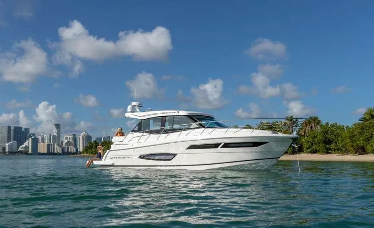 Slide: The Image of Regal 38 Grande Coupe 2025 - 32