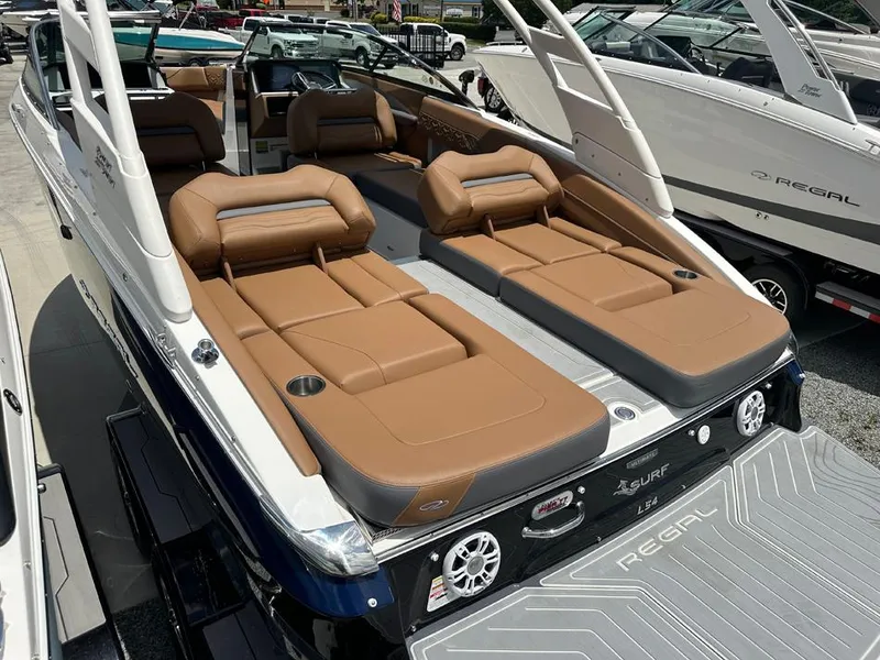 Slide: The Image of Regal LS4 Surf Ultimate 2025 - 23