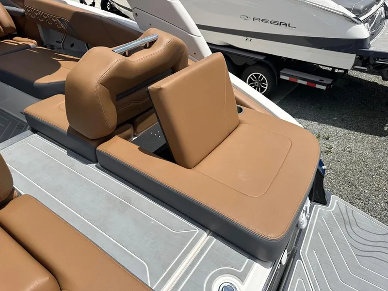 Slide: The Image of Regal LS4 Surf Ultimate 2025 - 24