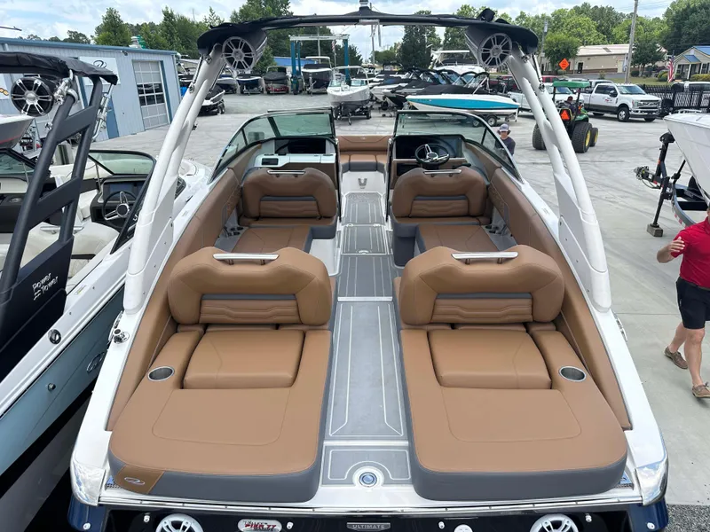 Slide: The Image of Regal LS4 Surf Ultimate 2025 - 4