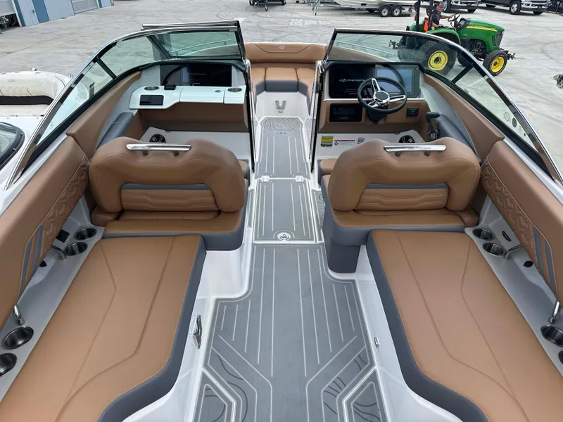 Slide: The Image of Regal LS4 Surf Ultimate 2025 - 6