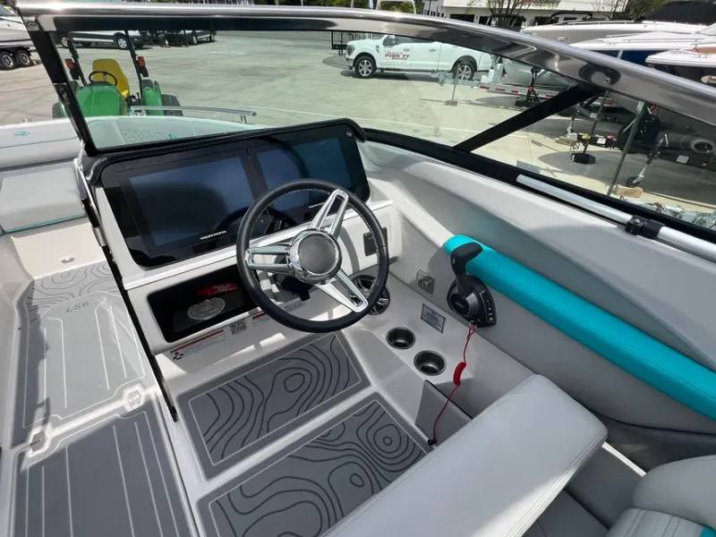 Slide: The Image of Regal LS6 Surf Ultimate 2025 - 16