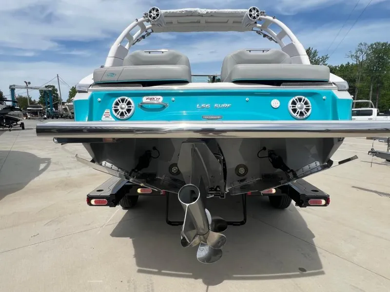 Slide: The Image of Regal LS6 Surf Ultimate 2025 - 21