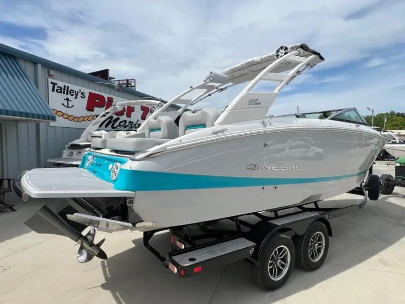 Slide: The Image of Regal LS6 Surf Ultimate 2025 - 5